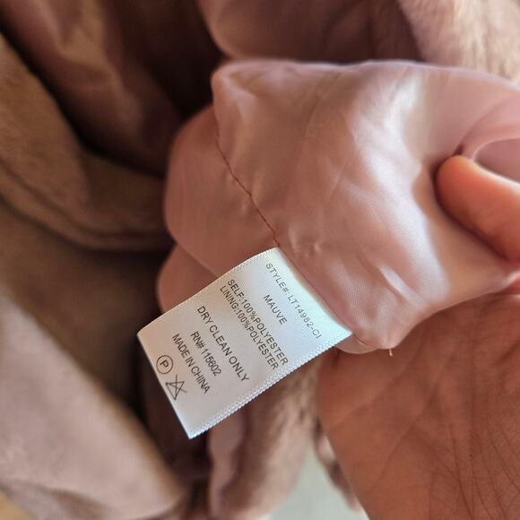 Lush Mauve Faux Fur Collared Soft Fuzzy Oversized Coat Medium Pocket Front Snap - Picture 8 of 8